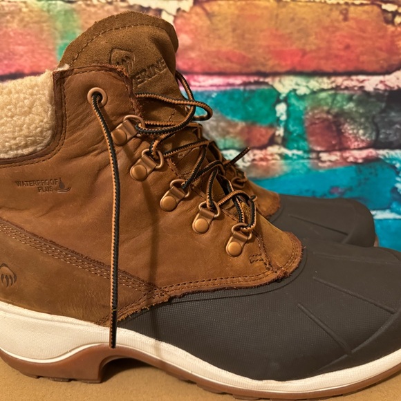 Wolverine Men's Brown and Black Boots - Picture 2 of 7